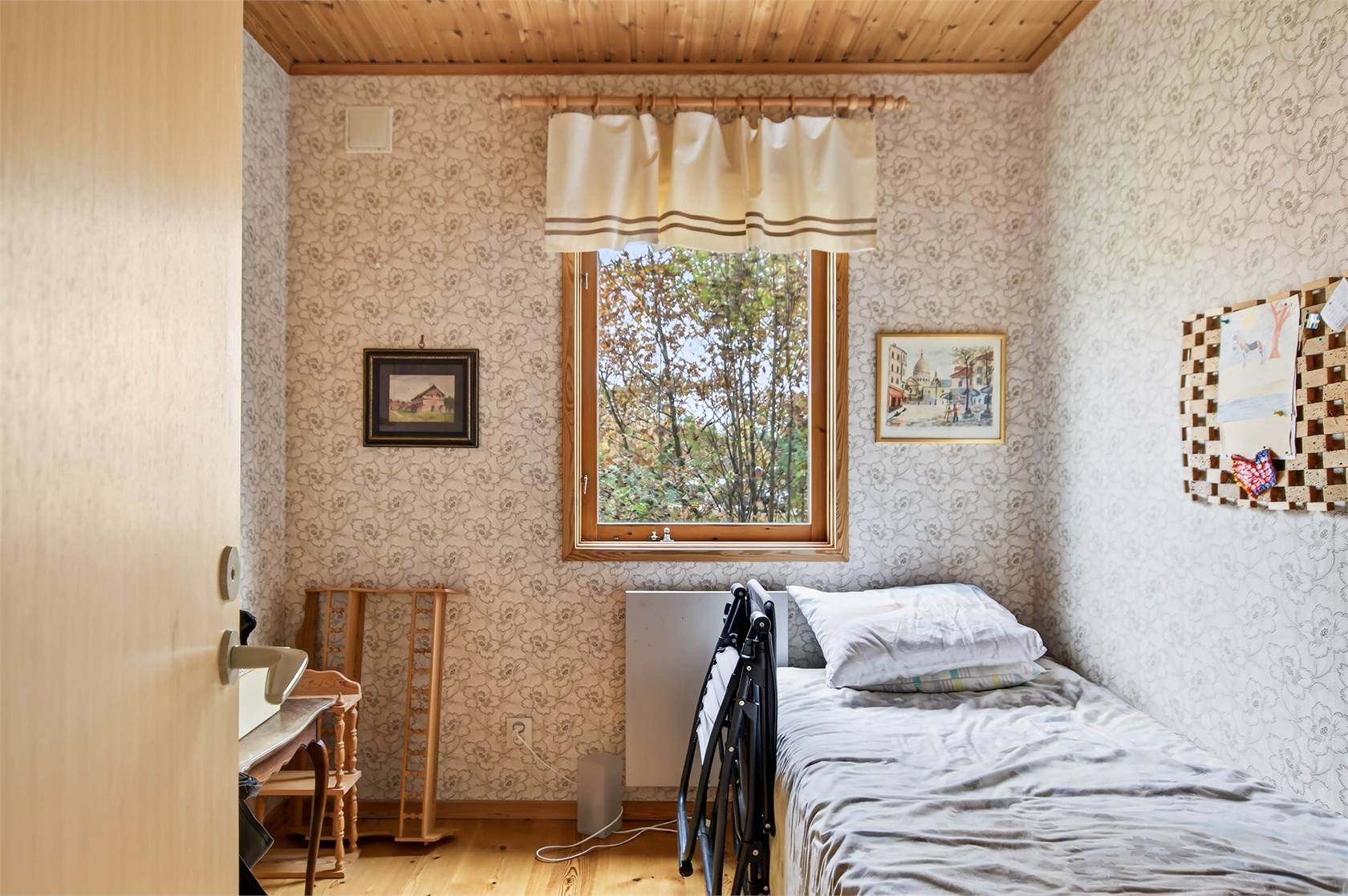 4 rum Fritidshus på Gluggvägen 13 Hjälmsätters Fritidshusområde Katrineholms kommun - bild 11