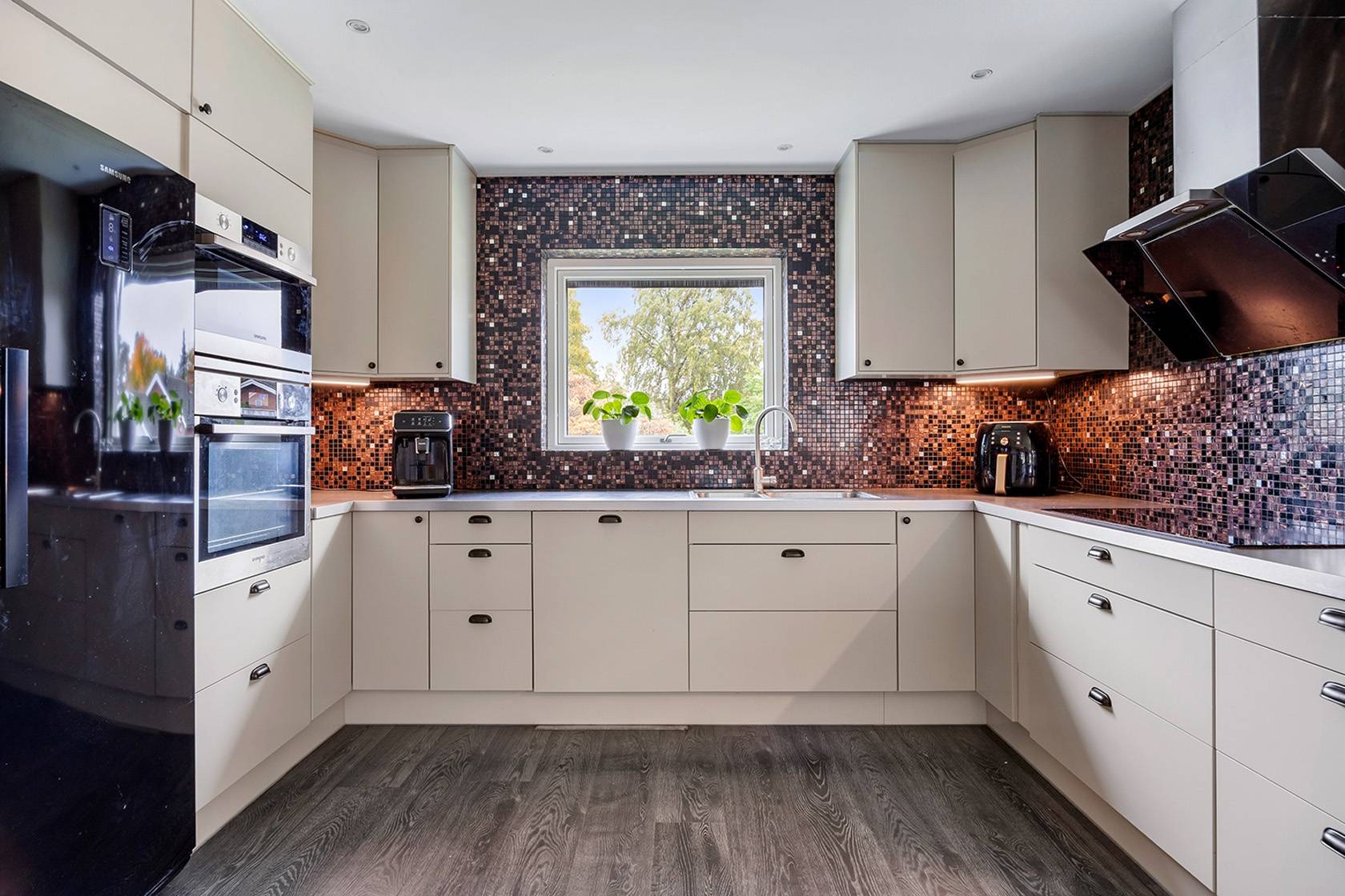 8 rum Villa på Asphagsvägen 6A Hällby Eskilstuna kommun - bild 10