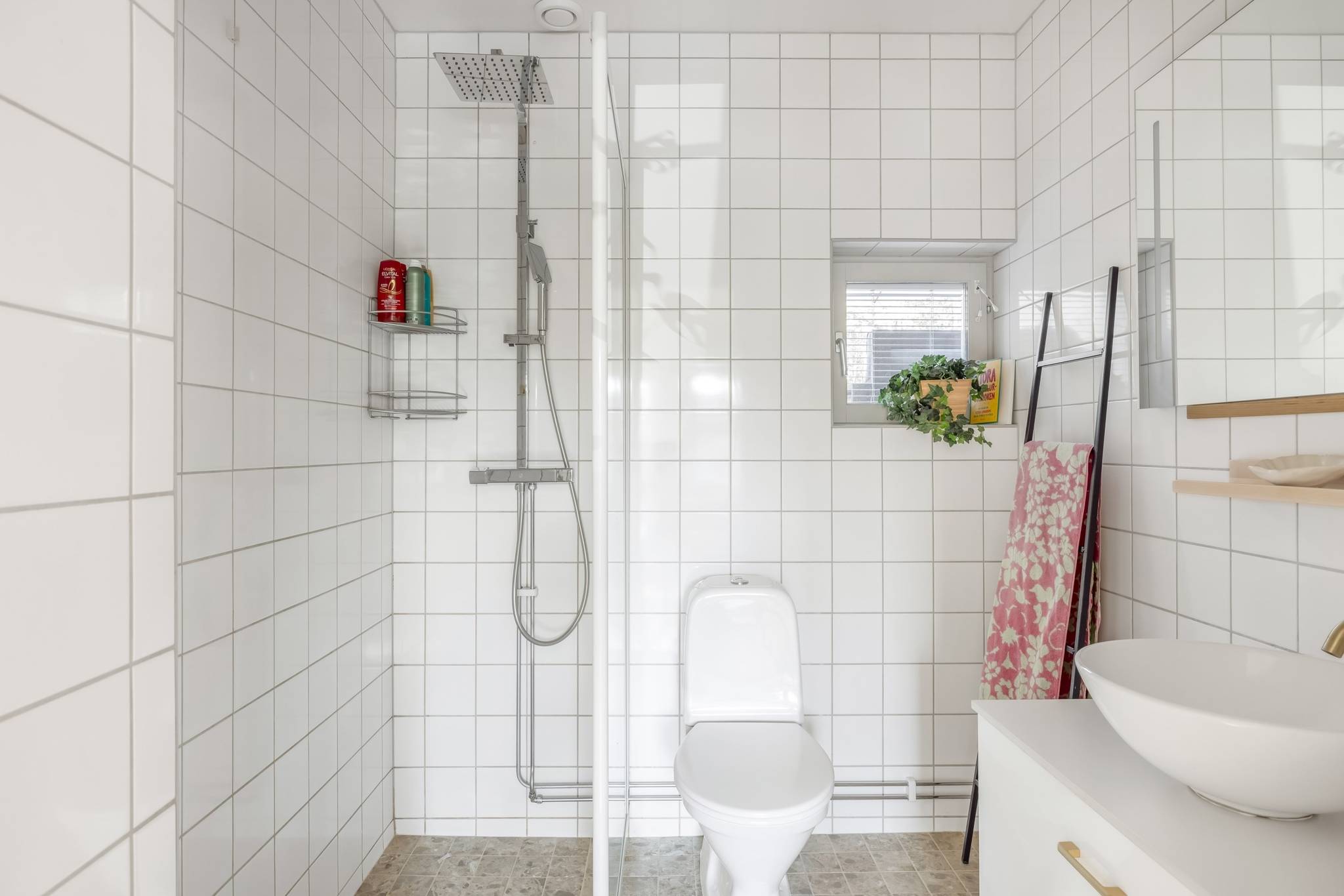 6 rum Villa på Gullvivevägen 2 Hagaberg Värmdö kommun - bild 22