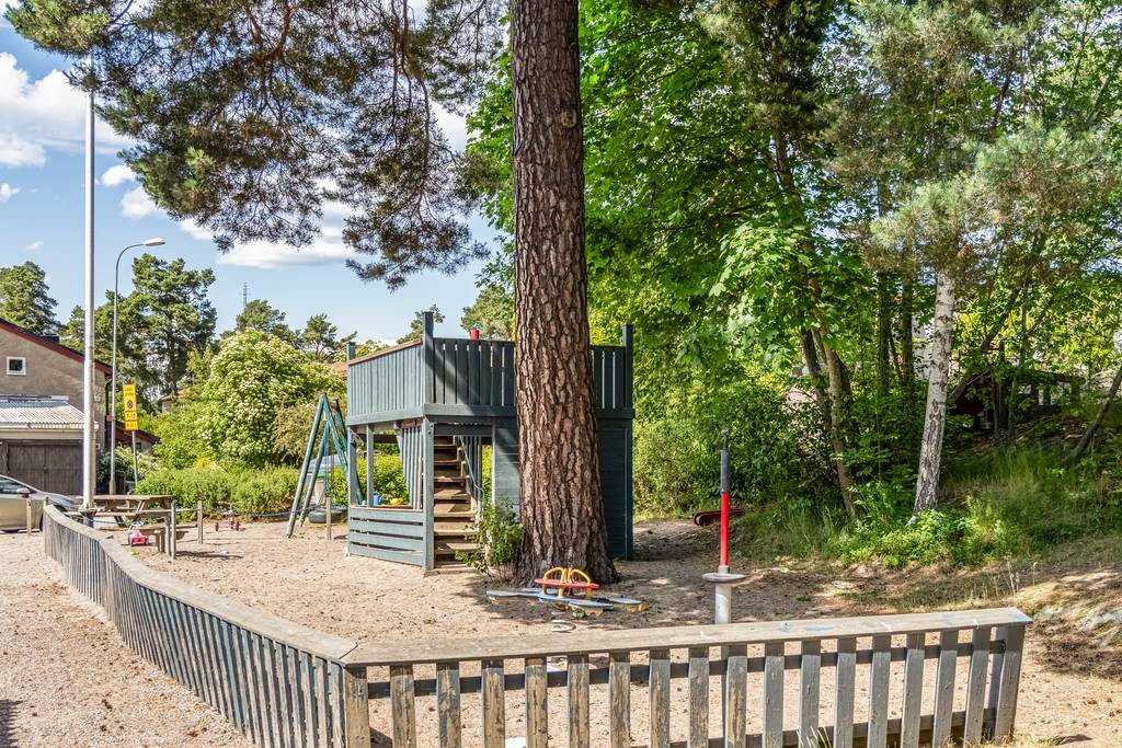 4 rum Par-/kedje-/radhus på Finbagarvägen 10 Sköndal Stockholms kommun - bild 54