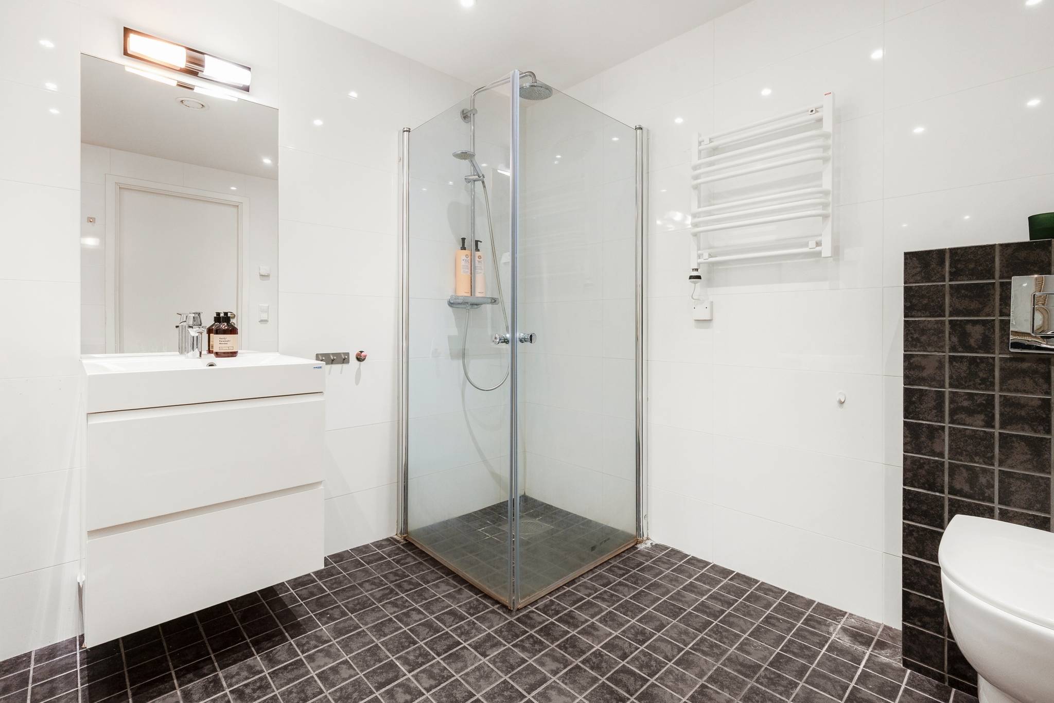 6 rum Radhus på Gåsörtsvägen 10 Sundbyberg - Ursvik Sundbybergs kommun - bild 15