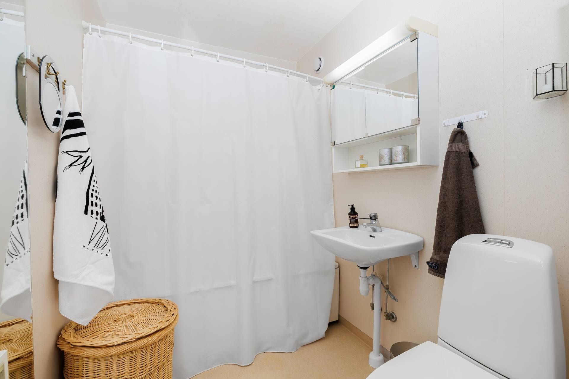 4 rum Kedjehus på Skolgatan 8 Gamla Norr Västerviks kommun - bild 17