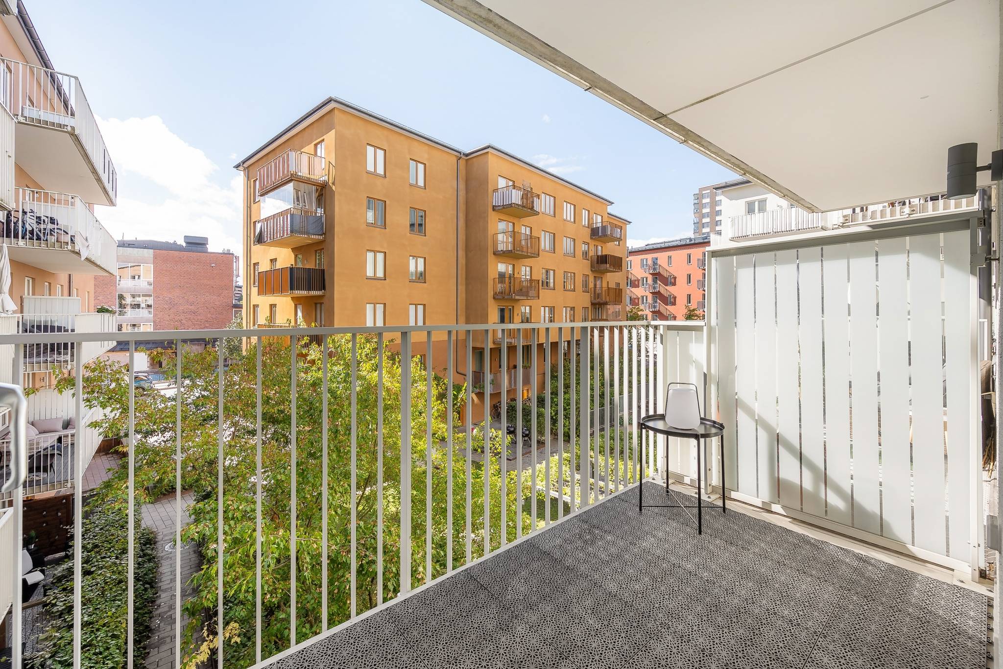 3 rum lägenhet på Tecknarvägen 7 Huvudsta - Ingenting, Solna kommun - bild 1