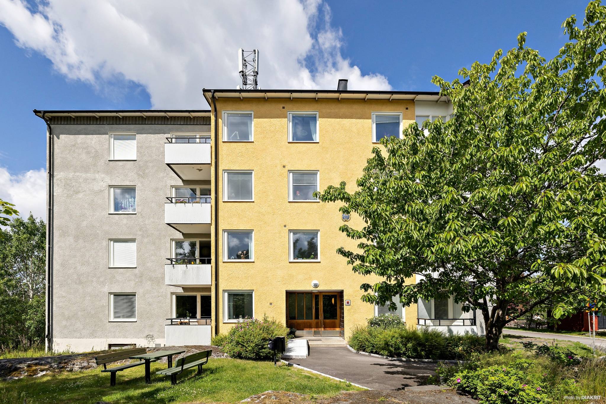2 rum Lägenhet på Månstorpsvägen 30 Tullingeberg Botkyrka kommun - bild 1