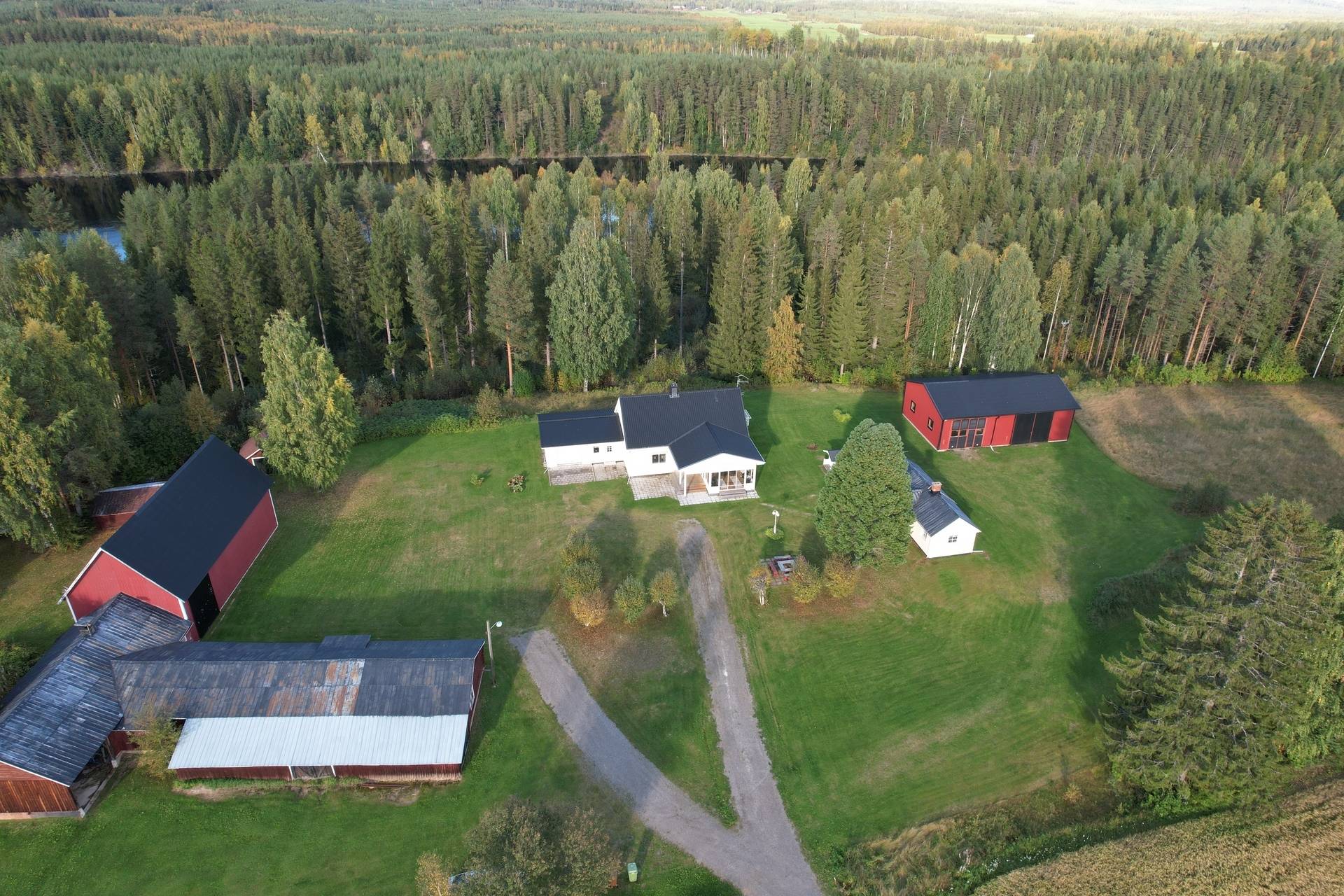 5 rum Gård med jordbruk på Nybyn 10 Älvsbyns kommun - bild 2