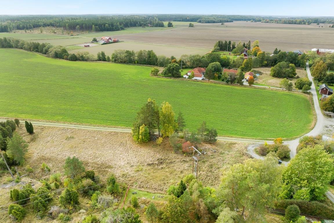 Tomt på Vallby Dräggesta *Byggklar tomt* Enköping Enköpings kommun - bild 1