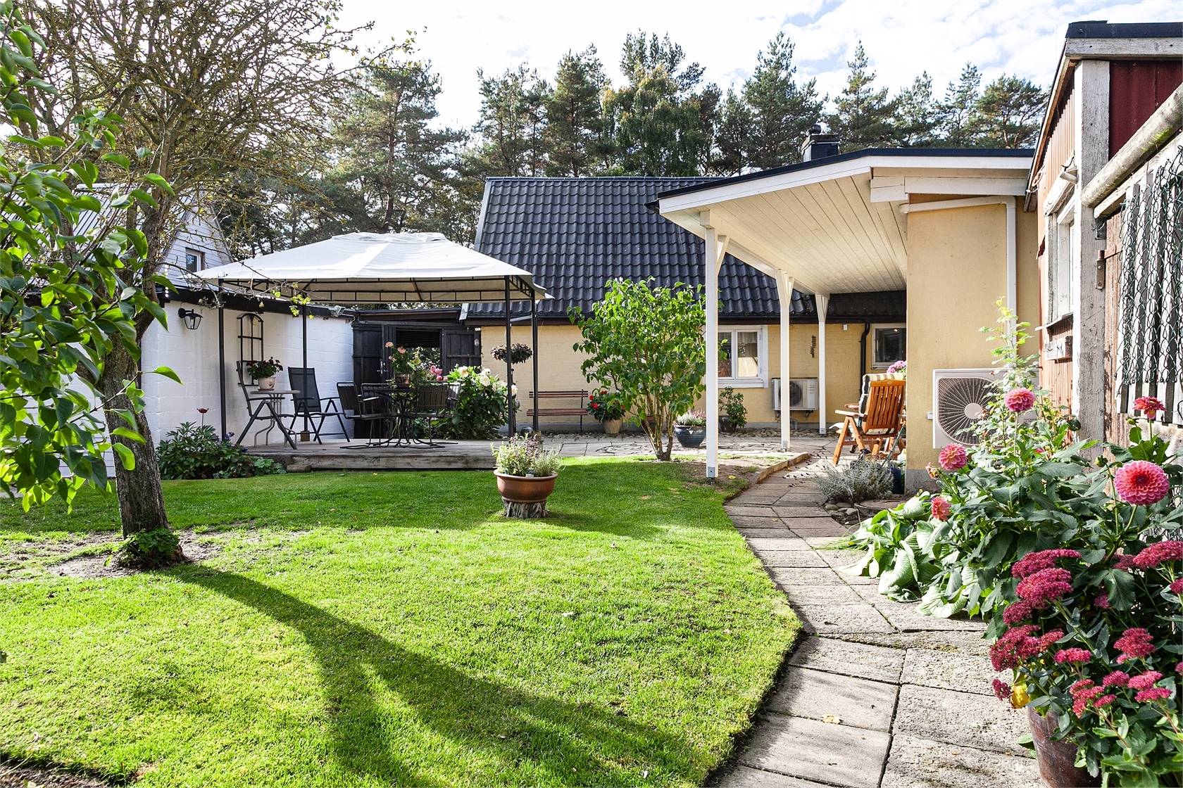 4 rum villa på Ängahusvägen 140 Asmundtorp-Ängahusen, Landskrona kommun - bild 1