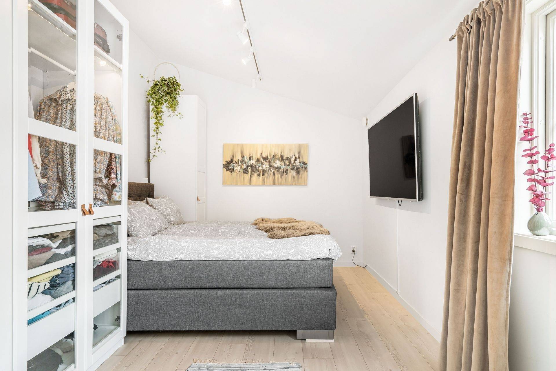 4 rum Par-/kedje-/radhus på Slottsgatan 19 D Centralt Väster Nyköpings kommun - bild 33