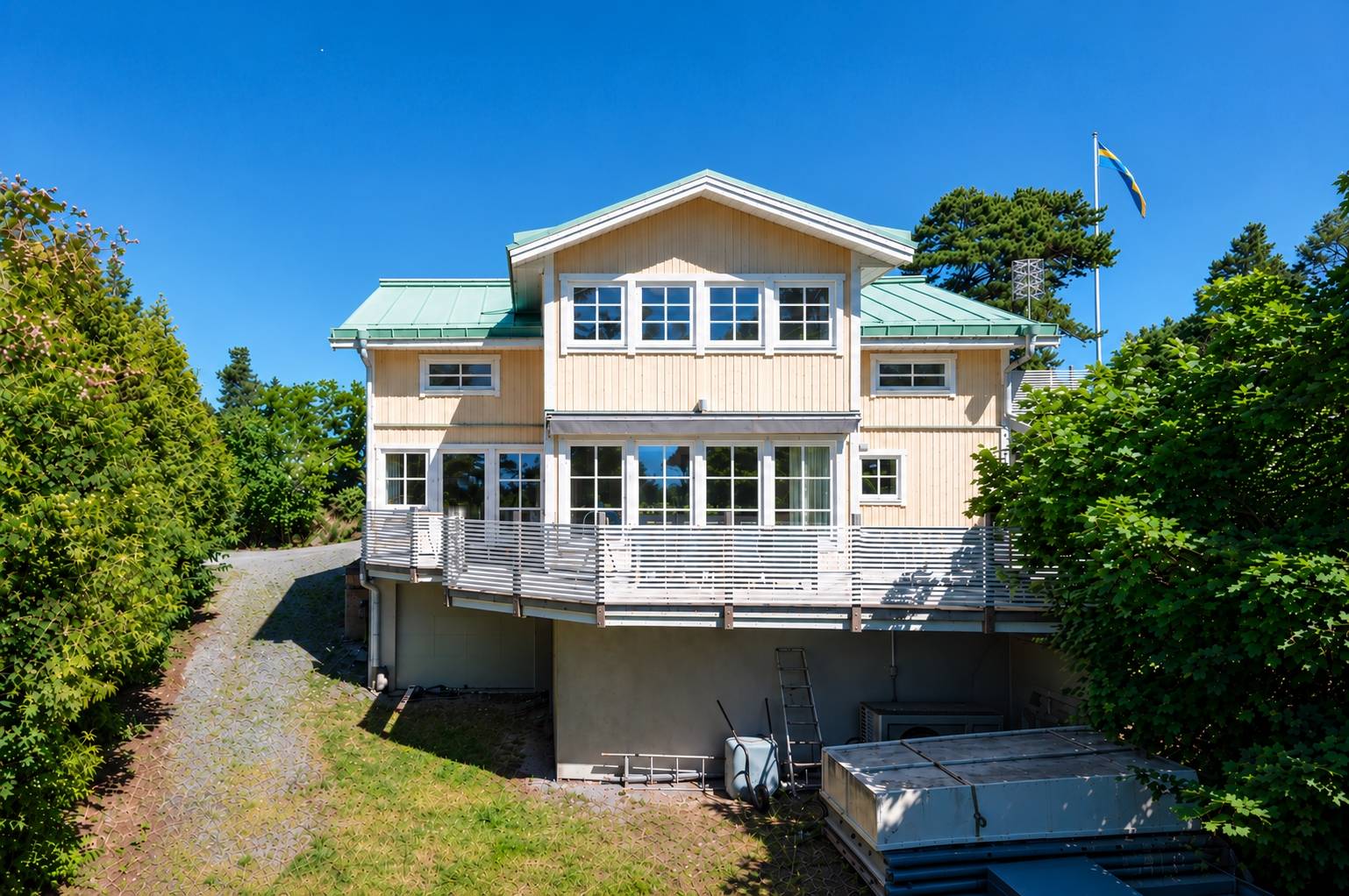 5 rum villa på Badbergsvägen 8B Margretelund, Österåkers kommun - bild 1