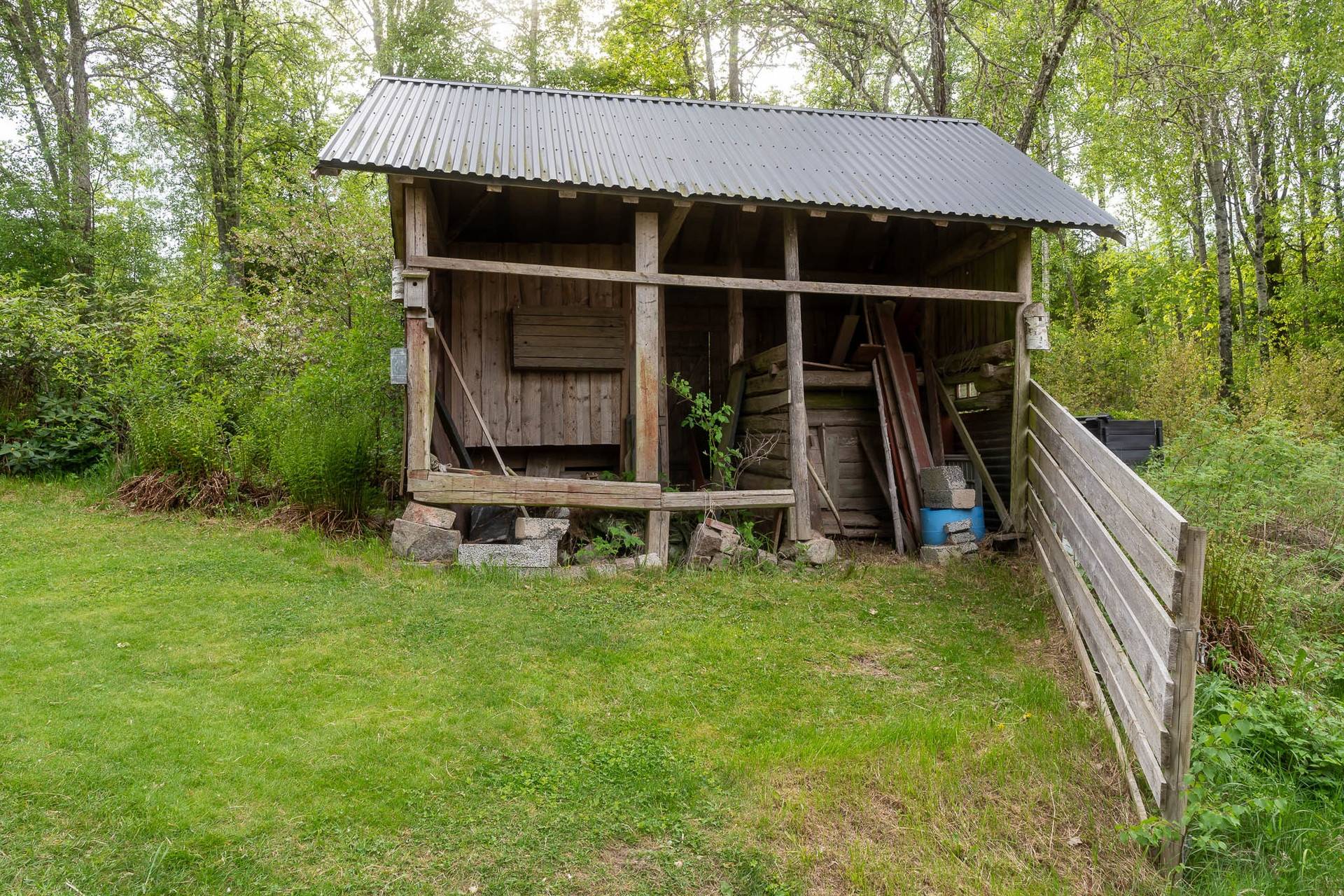 Gård med jordbruk på Asslebyn Skarpa Bengtsfors kommun - bild 32