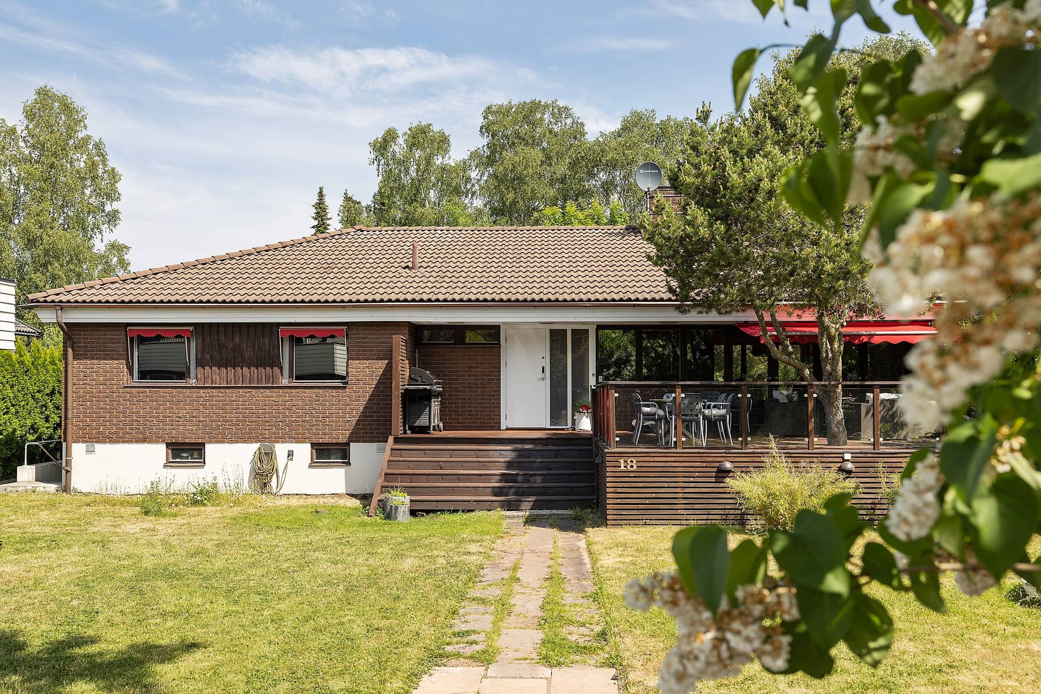 8 rum Villa på Järneksvägen 18 Spånga - Nälsta Stockholms kommun - bild 2