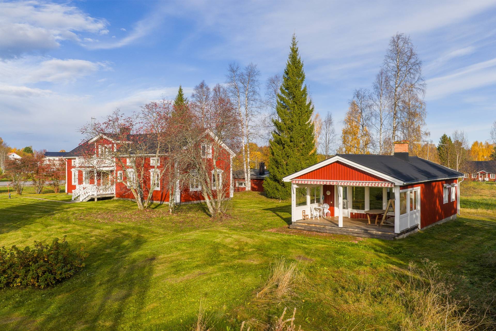 Gård med jordbruk på Färgarevägen 2 Roknäs Piteå kommun - bild 3
