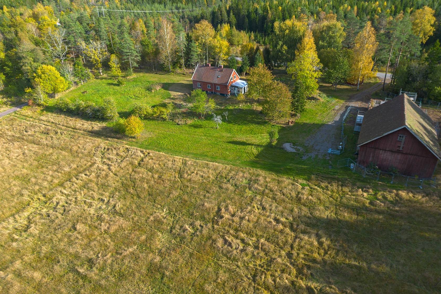 7 rum Gård utan jordbruk på Hultets gård Öresjö Trollhättans kommun - bild 1