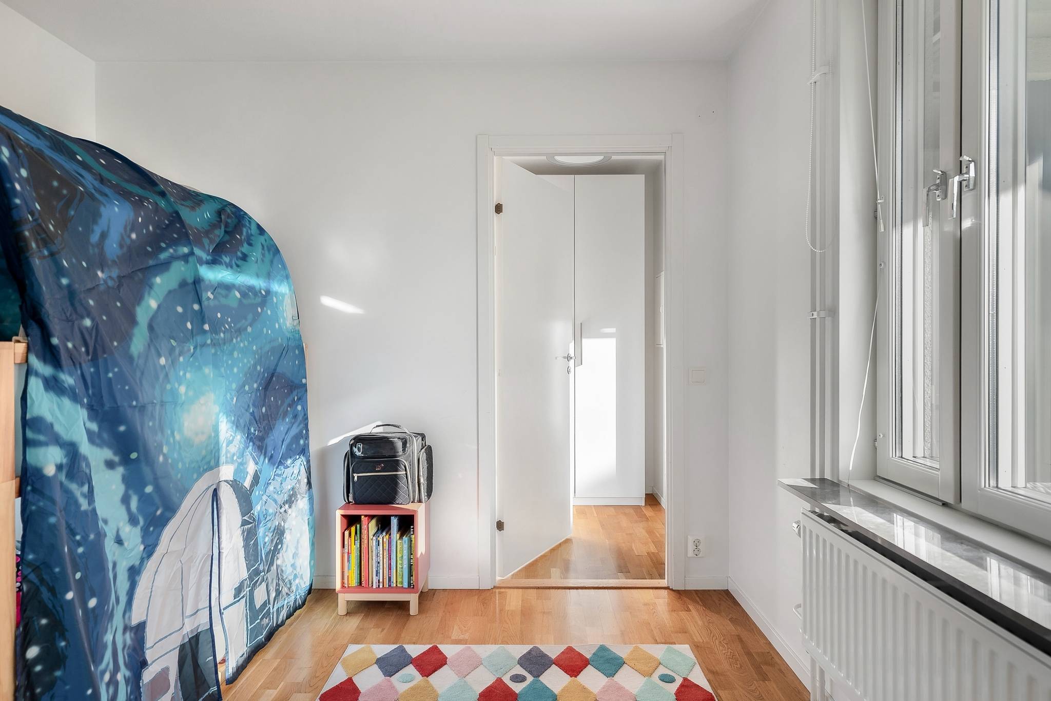 3 rum Lägenhet på Huvudstalundsvägen 6 Huvudsta - Ingenting Solna kommun - bild 14