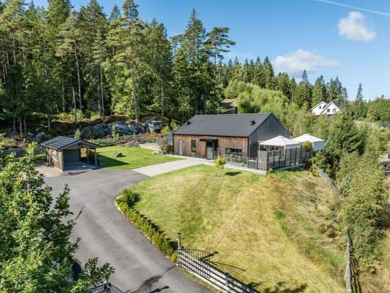 Burhultsvägen 32, Gråbo, Lerums kommun