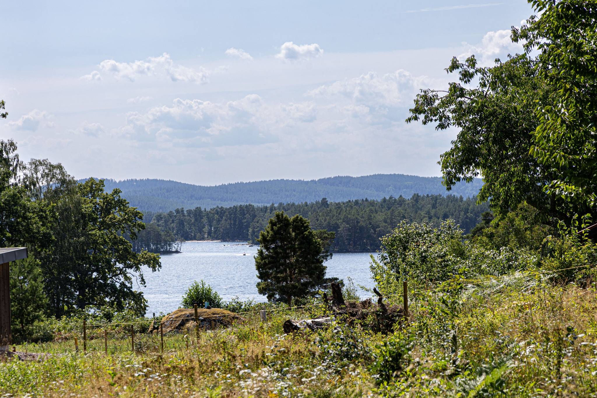 Tomt på Drömtomt med sjönära läge vid Sommen – för bad och båtliv! Kottängen Boxholms kommun - bild 5