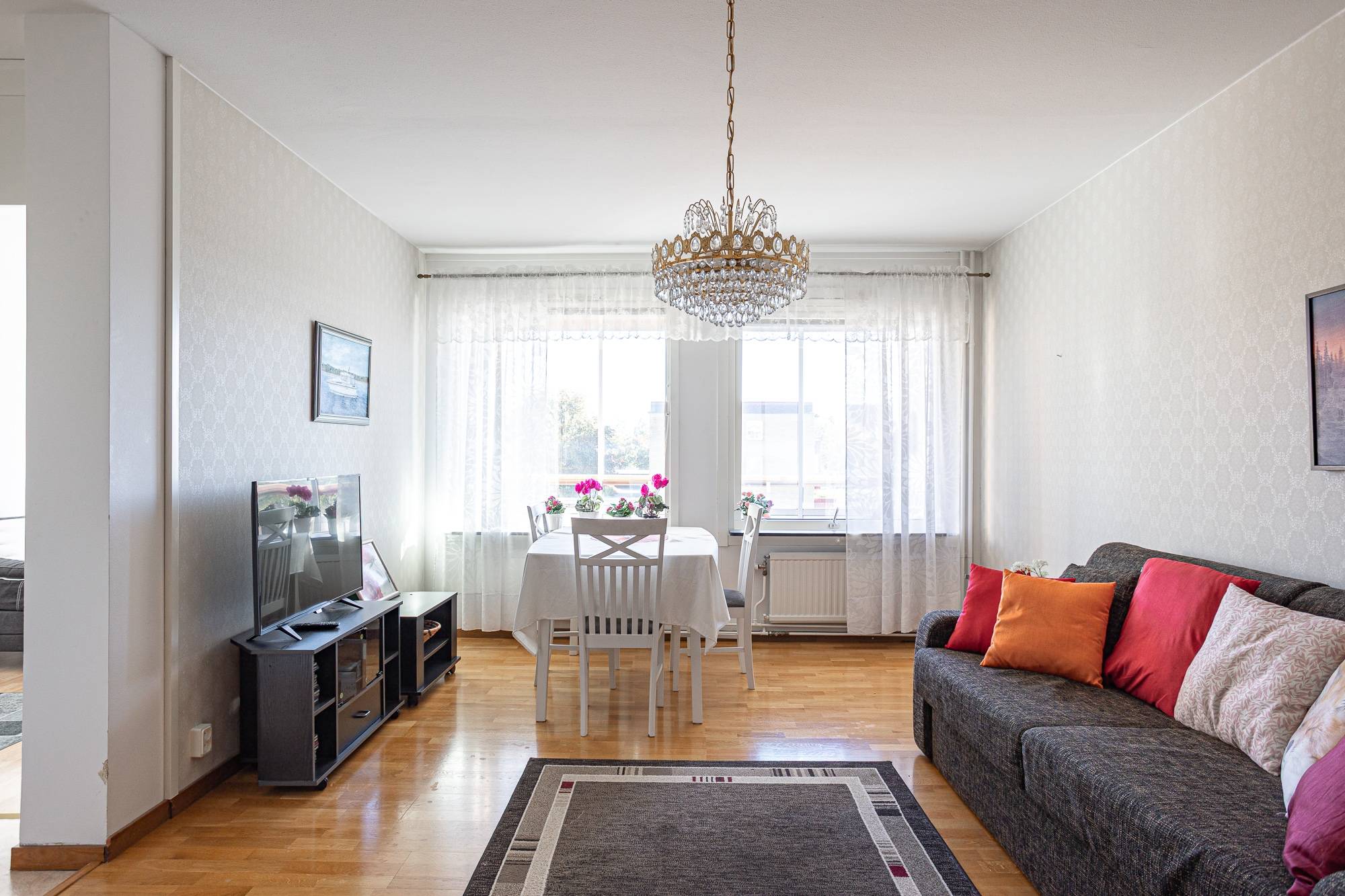 2 rum lägenhet på Adolf Zethelius gata 3 Bäckby, Västerås kommun - bild 2