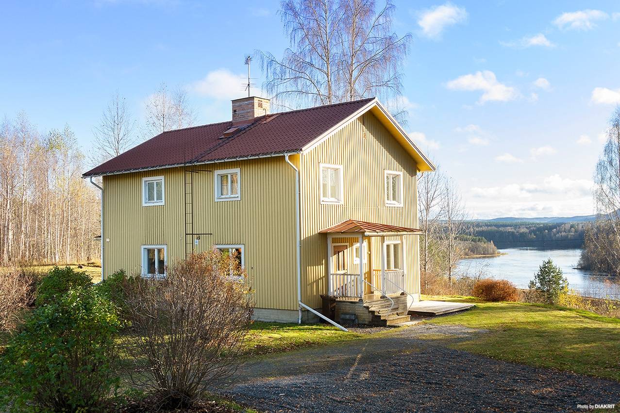 6 rum Villa på Hammarforsen 108 A+B Ragunda kommun - bild 1