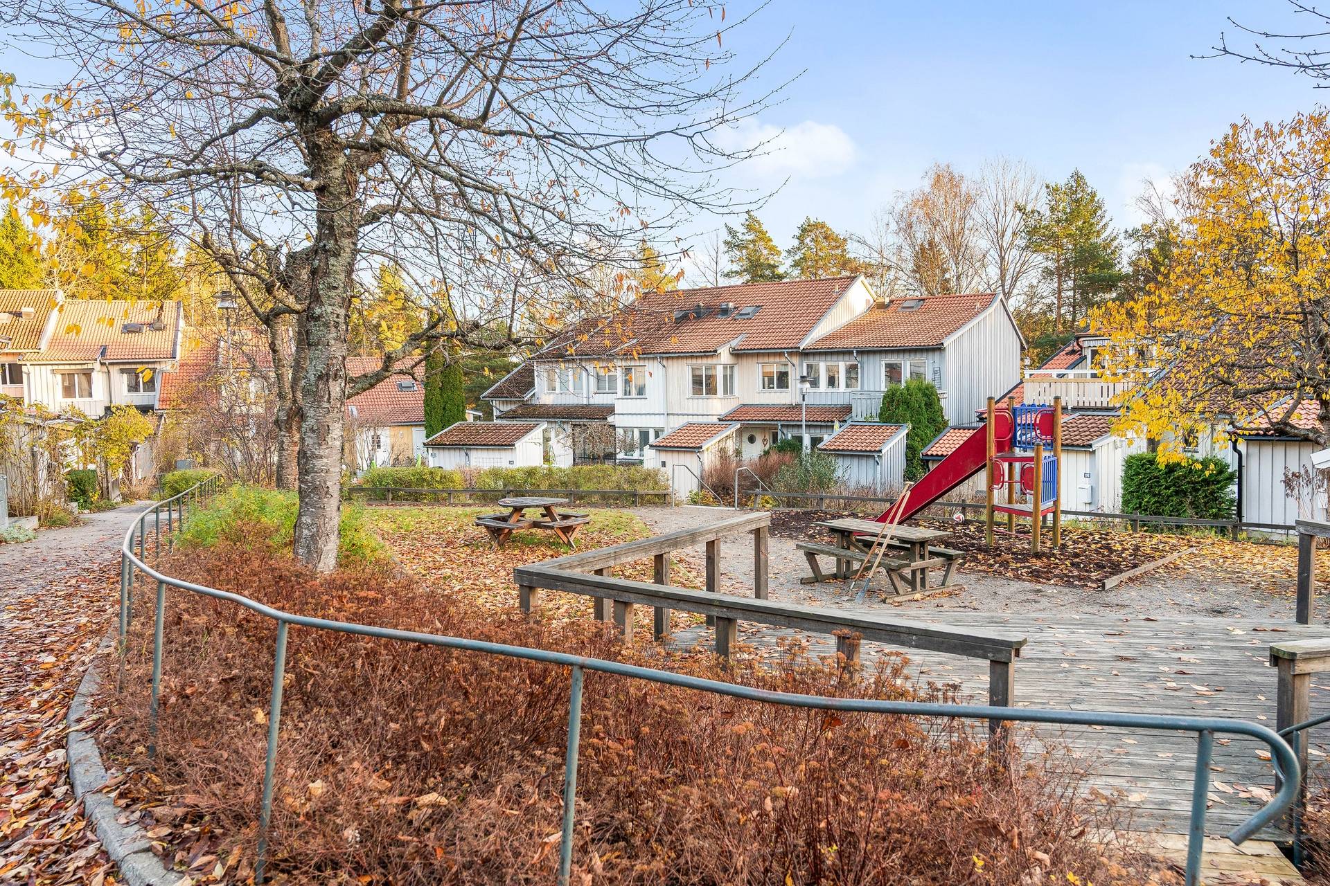 5 rum Radhus på Björkholmsvägen 212 Östra Orminge Nacka kommun - bild 29