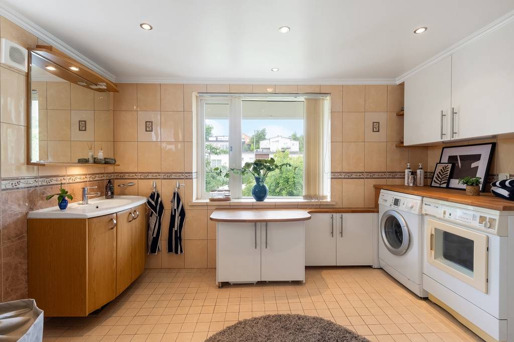 7 rum Villa på Gamla Södertäljevägen 201 Huddinge - Segeltorp - Sankt Mikael Huddinge kommun - bild 16