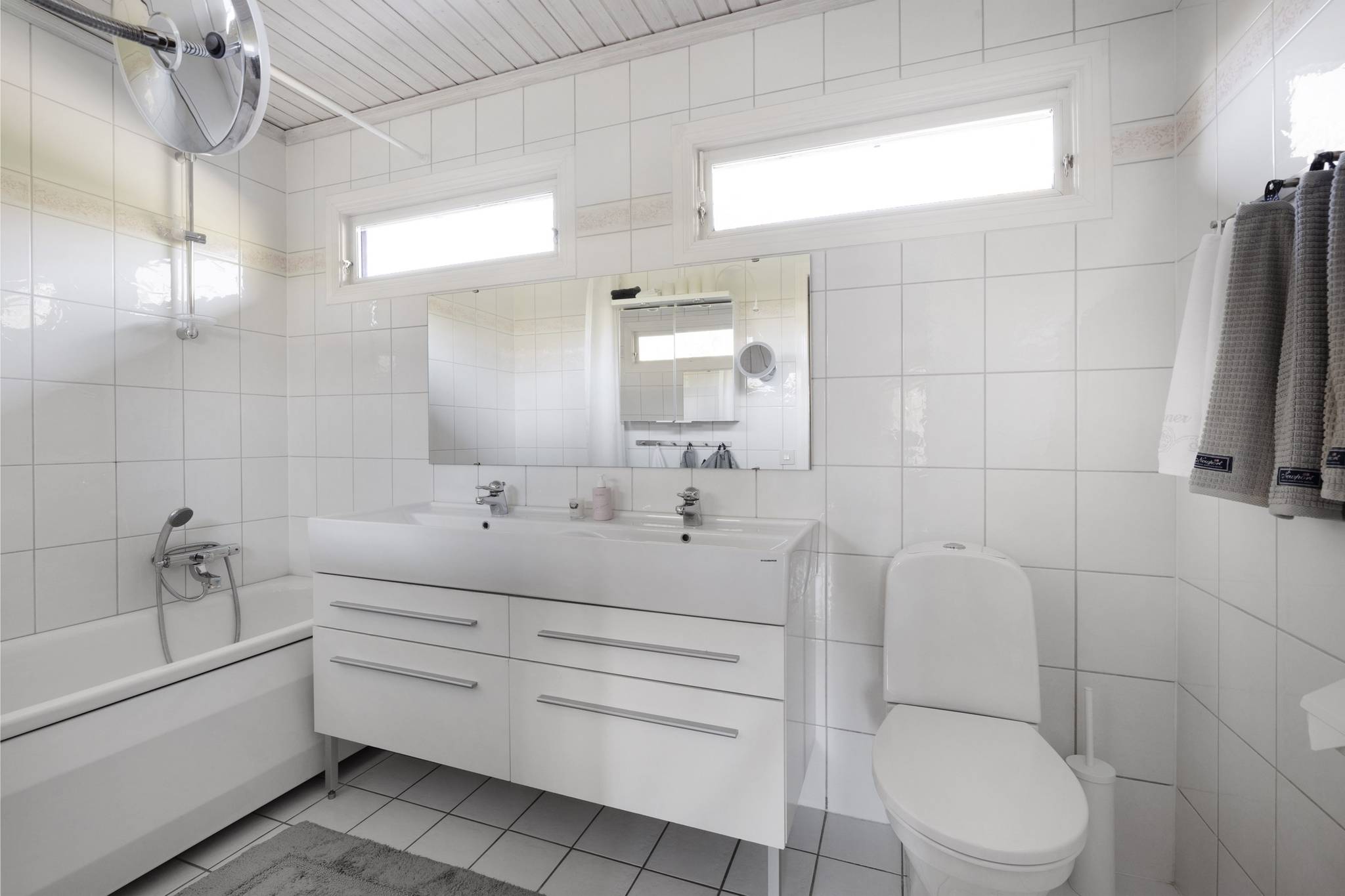 7 rum Villa på Rådmansvägen 12 Runby Upplands Väsby kommun - bild 28