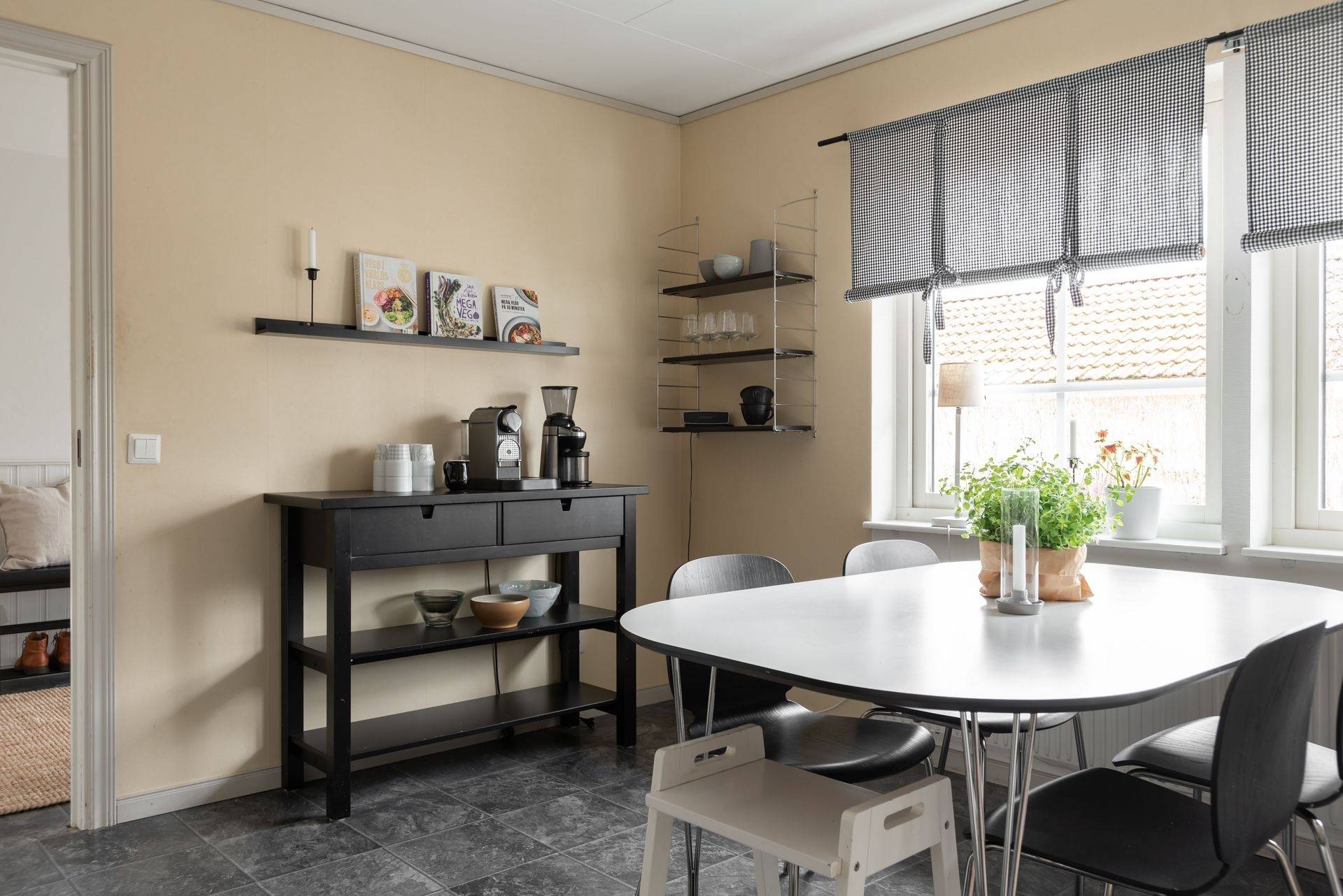 8 rum Villa på Stenlundavägen 15A Örebro Örebro kommun - bild 7