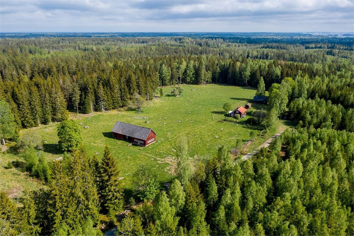 3 rum Gård/skog på Odenslanda Strandtorpet Vederslöv Växjö kommun - bild 3