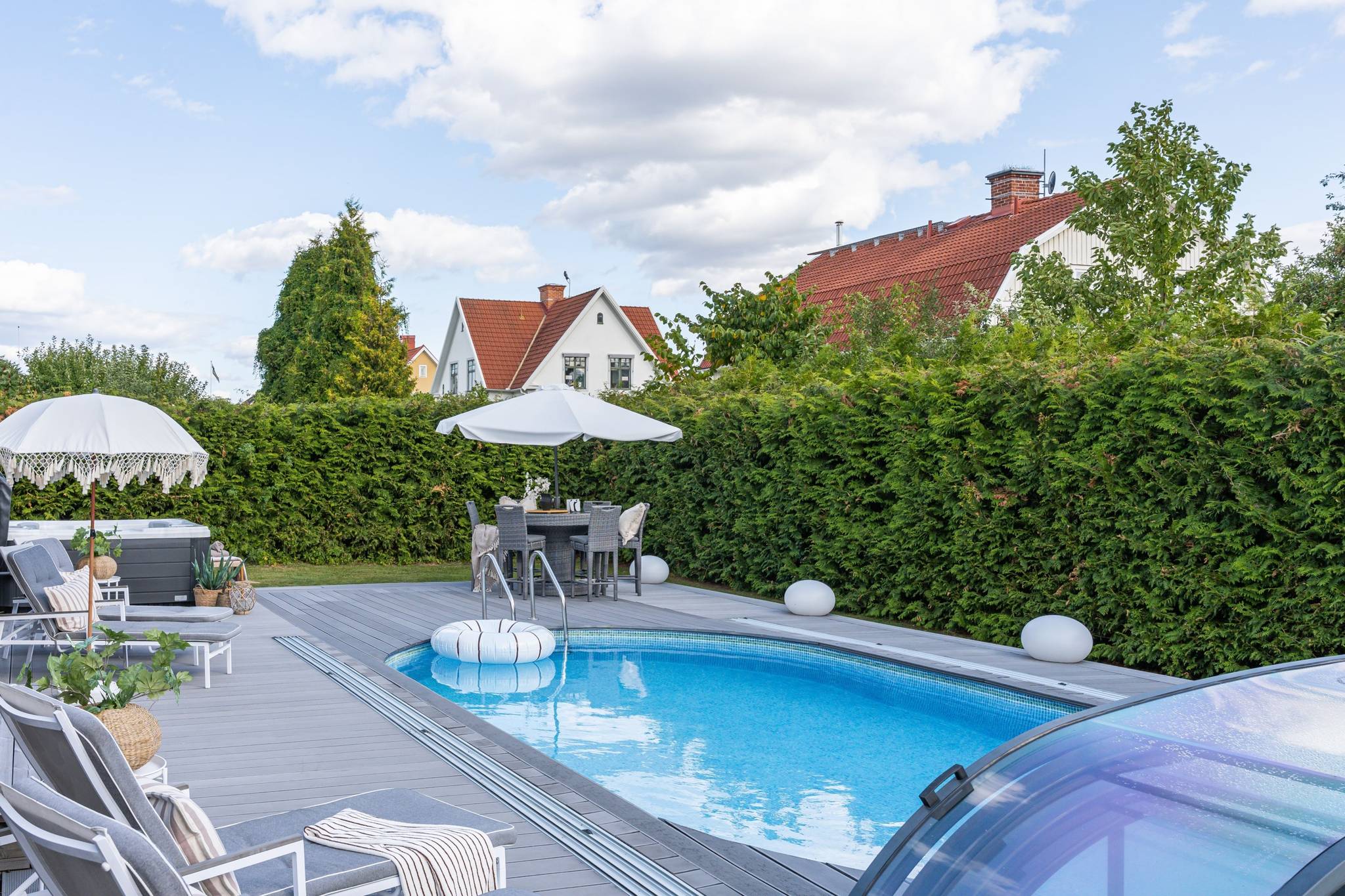 8 rum Villa på Björkallén 21 Rostastrand Örebro kommun - bild 1