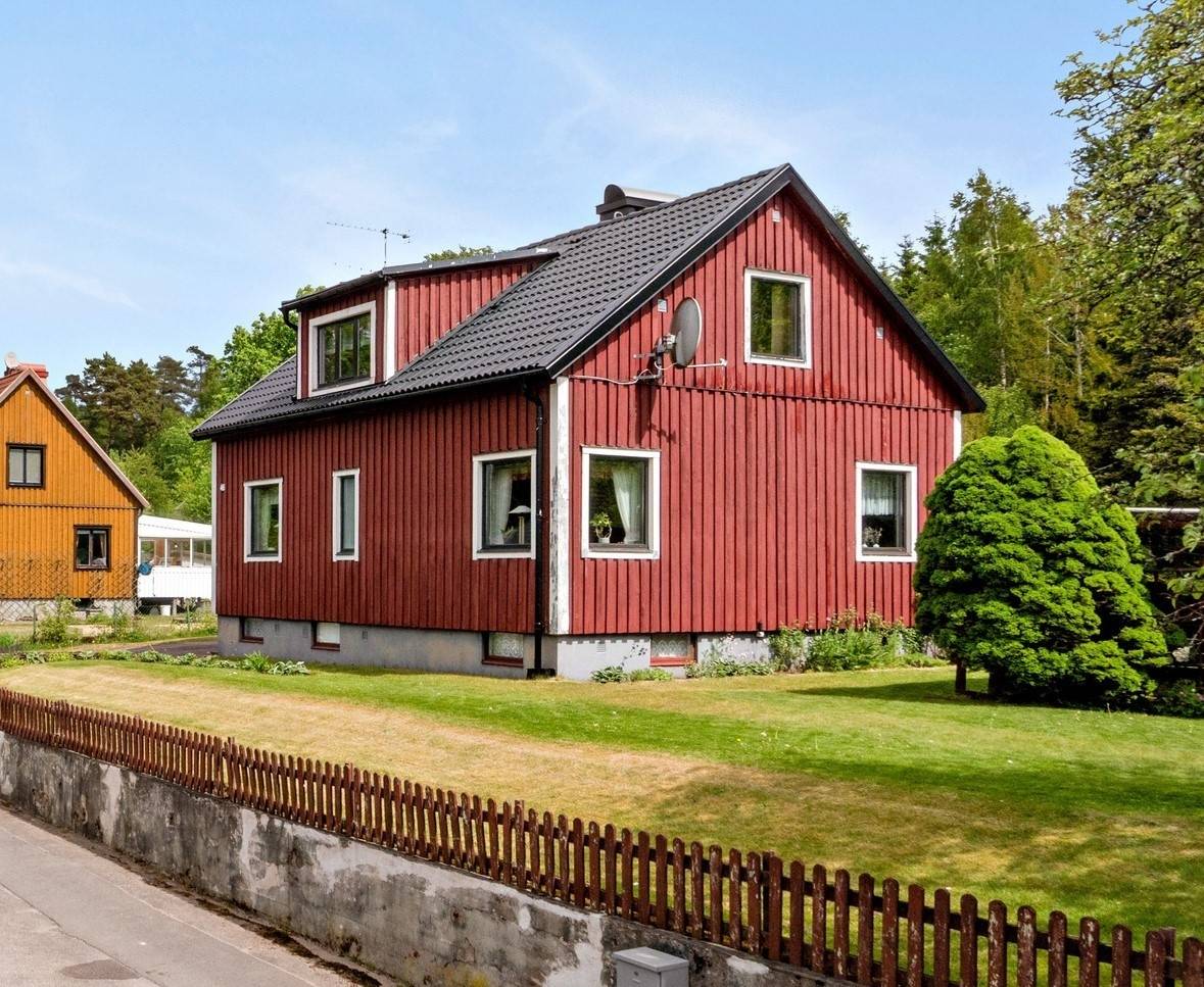 4 rum villa på Mjärydsvägen 46 Strömsnäsbruk, Markaryds kommun - bild 1