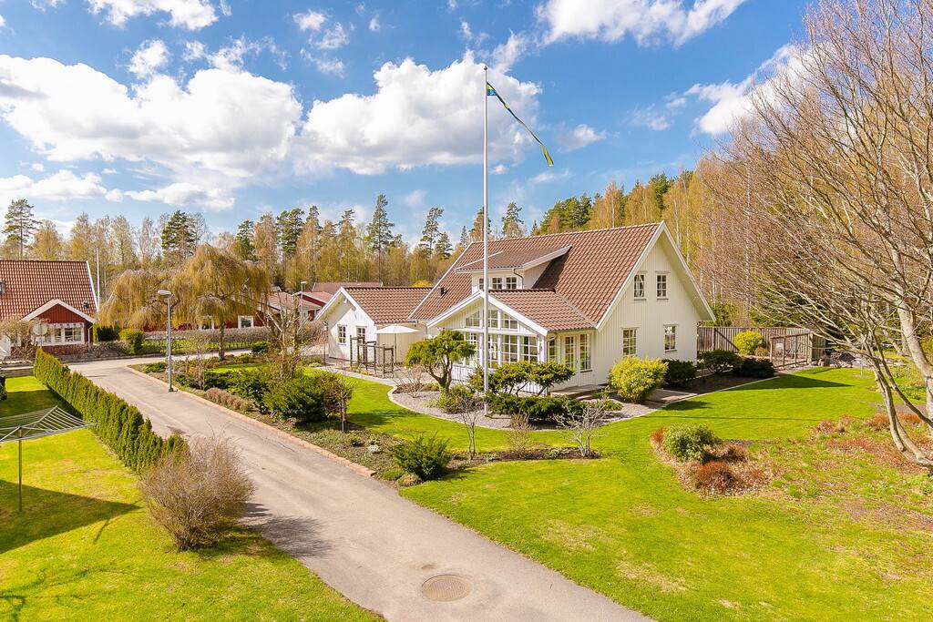 6 rum Villa på Lindenavägen 12 Ulriksdal Lidköpings kommun - bild 3