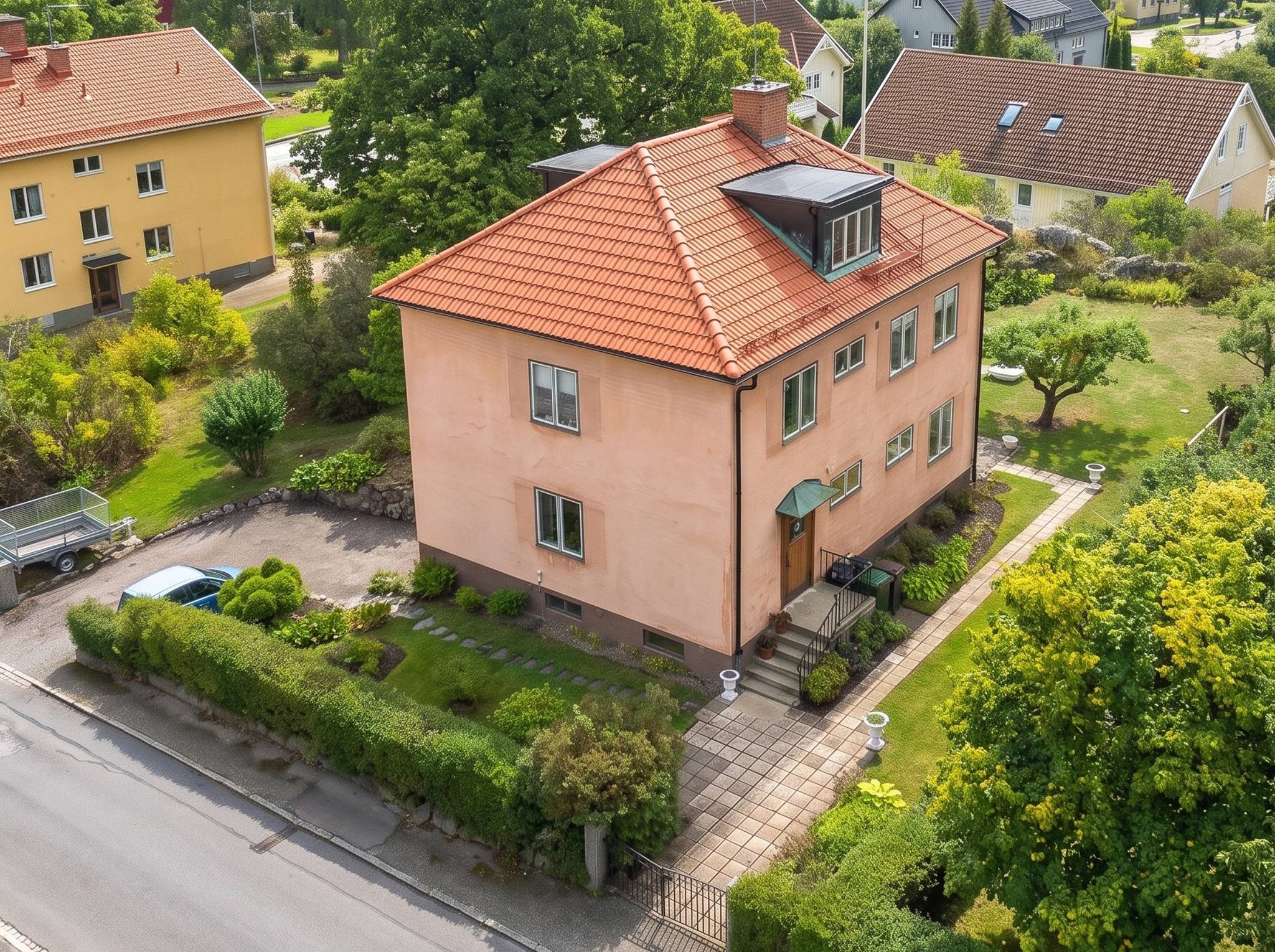 8 rum villa på Åsgatan 3 Djäkneberget/Oxbacken, Västerås kommun - bild 1