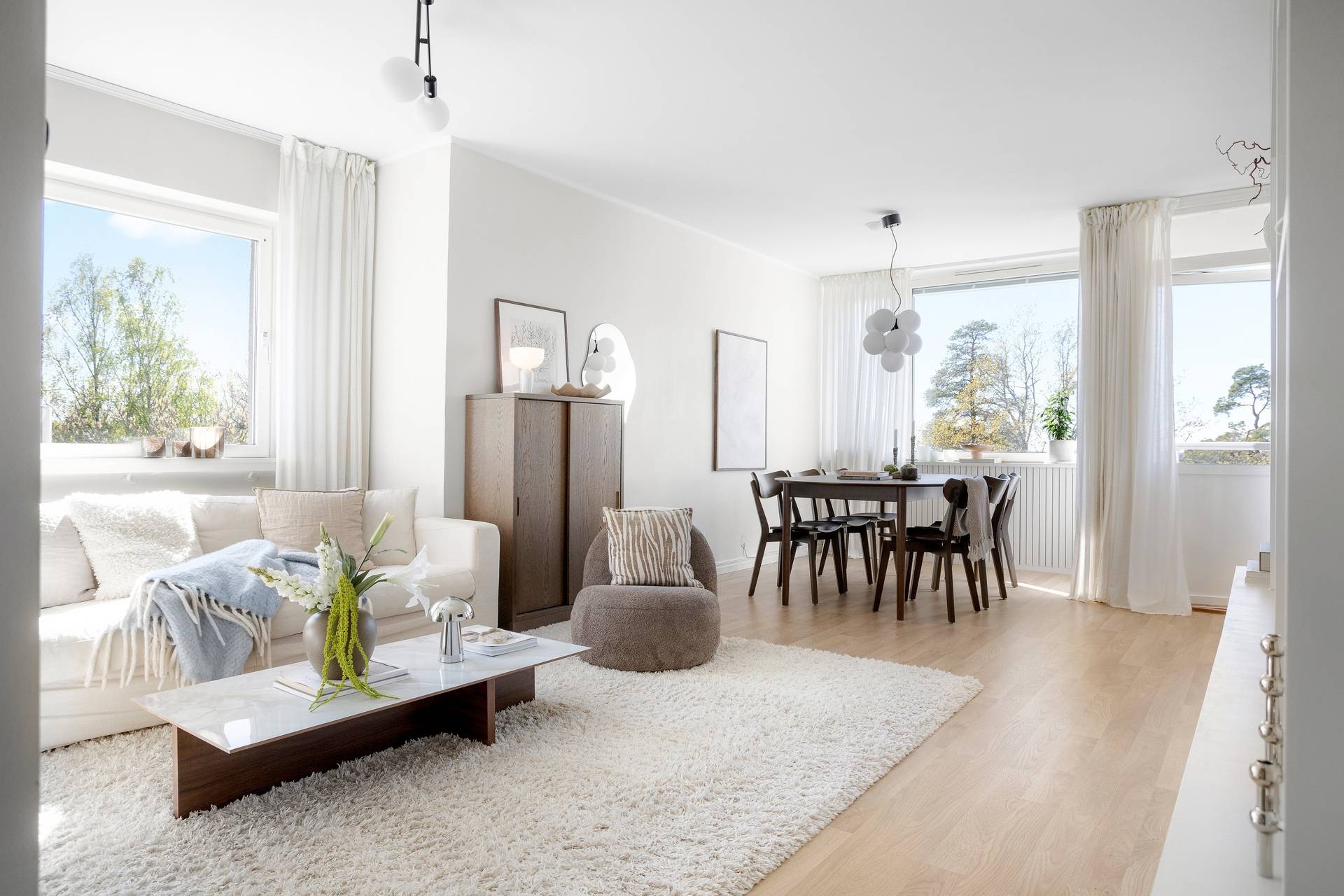 3 rum lägenhet på Emaljvägen 18 Kallhäll, Järfälla kommun - bild 1