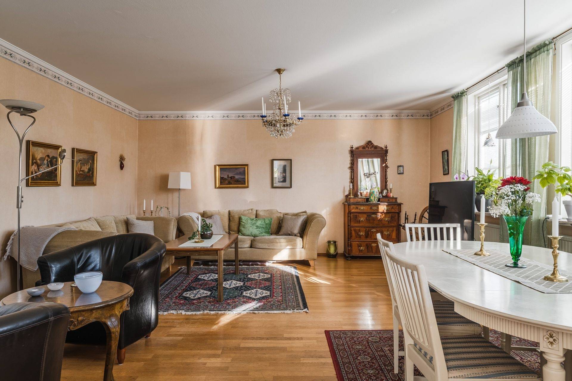 8 rum Villa på Lannafors 204 Lannafors Örebro kommun - bild 12