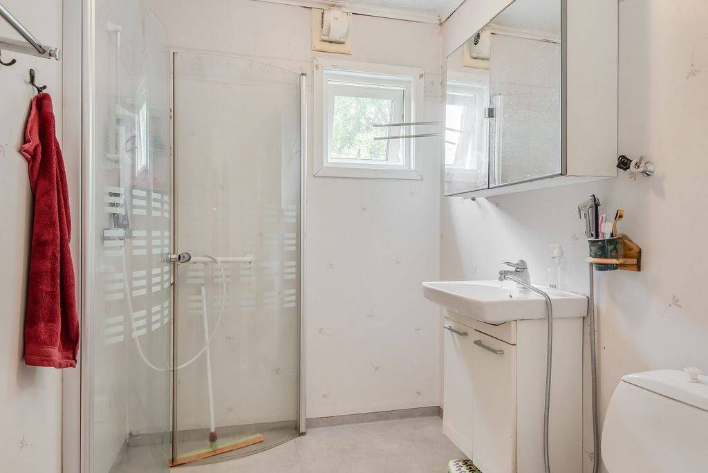 6 rum Villa på Fällhultsvägen 10 Holsljunga Svenljunga kommun - bild 11