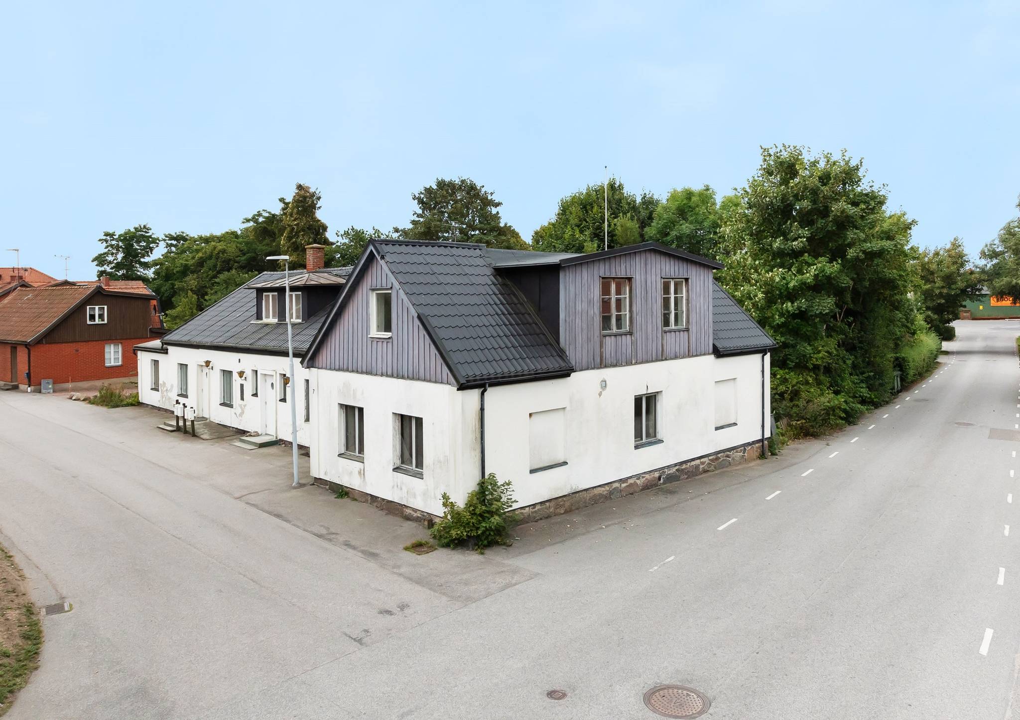 10 rum villa på Snickaregatan 7A och Snickaregatan 7B Löderup, Ystads kommun - bild 1