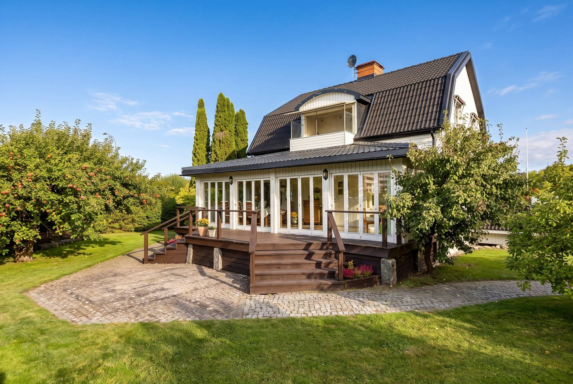 villa på Tjädervägen 2 Älvtomta, Örebro kommun - bild 1