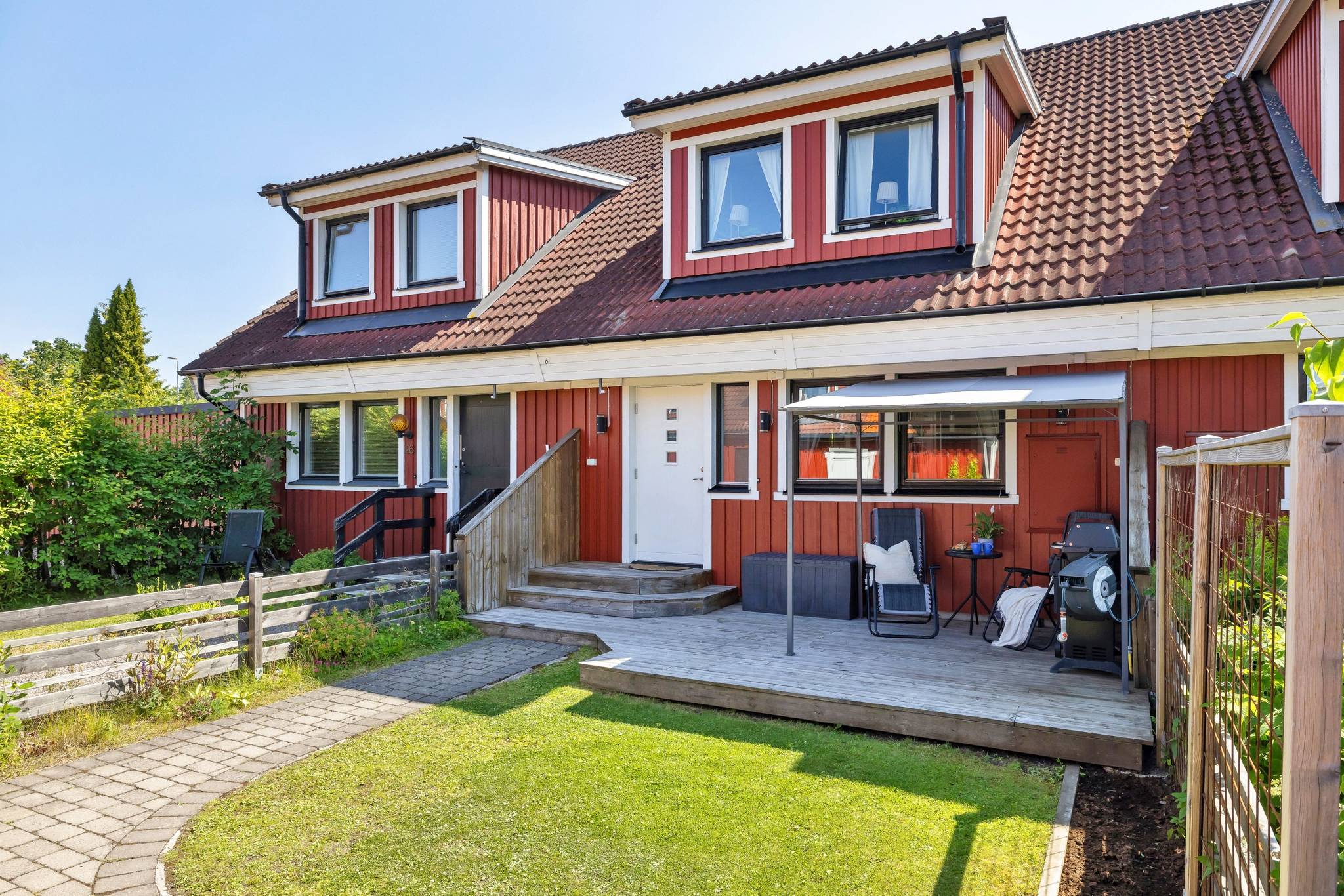 4 rum radhus på Jan Eriks tvärväg 28 Storvreta, Uppsala kommun - bild 1
