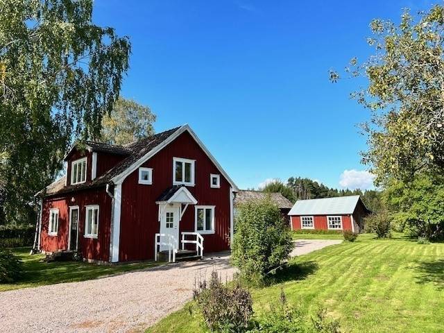 4 rum Gård utan jordbruk på Skånings-Åsaka Ängslund 1 Skånings-Åsaka/Myråsen Skara kommun - bild 2
