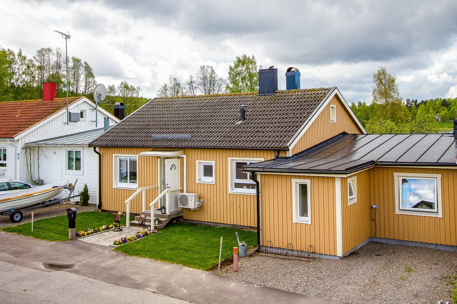 5 rum Par-/kedje-/radhus på Näckrosvägen 22 Stensveden Ludvika kommun - bild 2