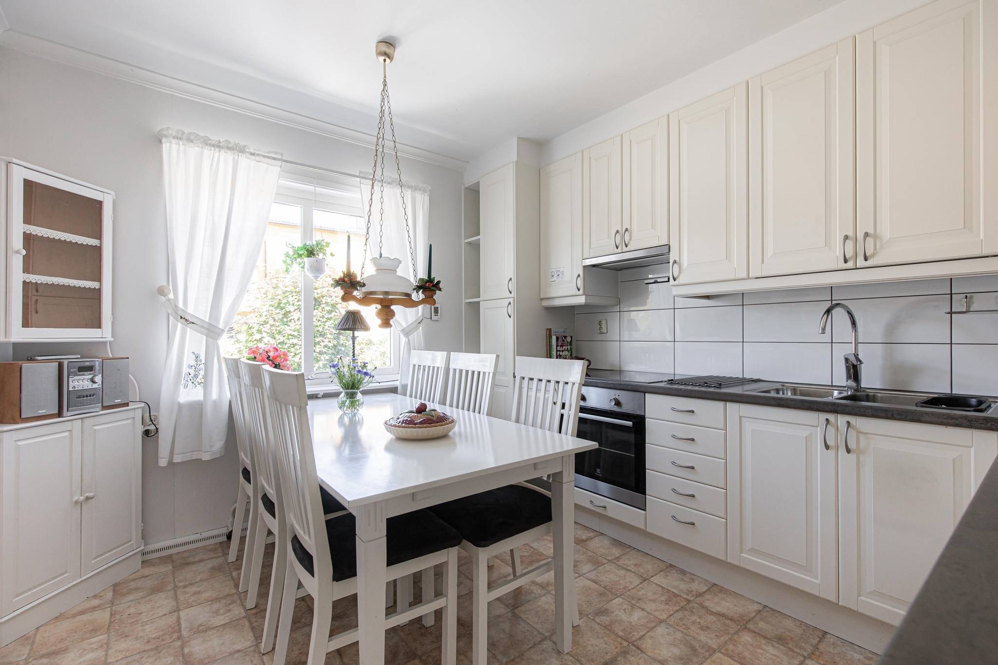 5 rum Radhus på Härnevigatan 32 Skiljebo Västerås kommun - bild 15