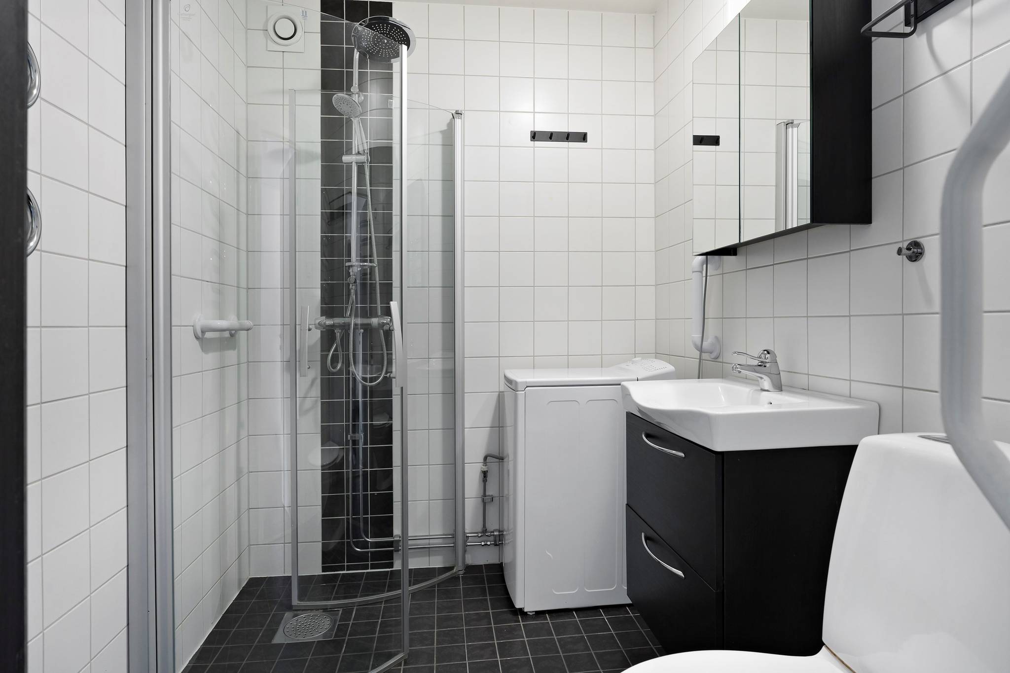3 rum lägenhet på Flintlåsvägen 16 Edsberg, Sollentuna kommun - bild 3