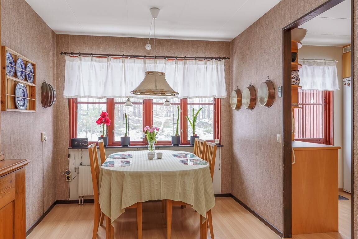 7 rum Villa på Flundregatan 27 Skogshaga Västerviks kommun - bild 9
