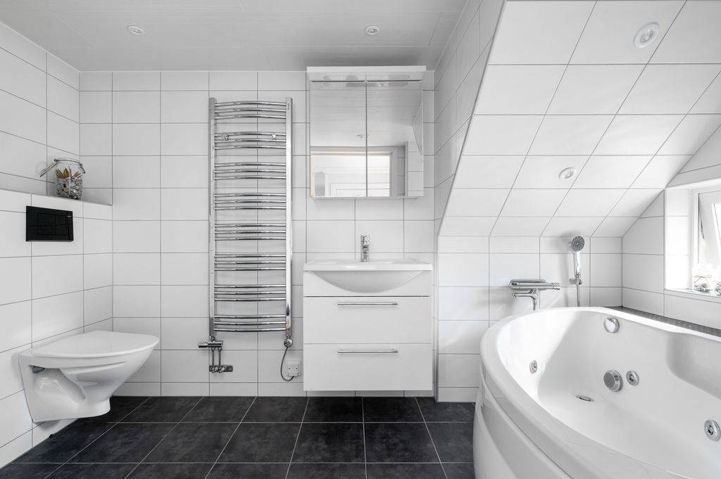4 rum Villa på Hemgårdsgatan 5 Ödeshög centralt Ödeshögs kommun - bild 24