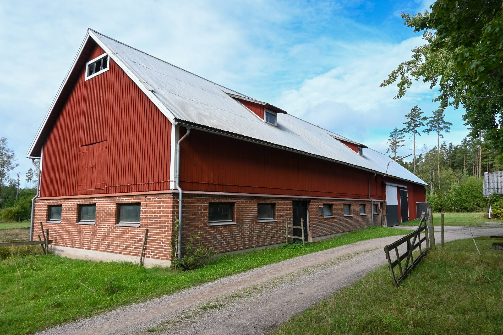 Gård med jordbruk på Mörteryd Broaryd Vetlanda kommun - bild 13