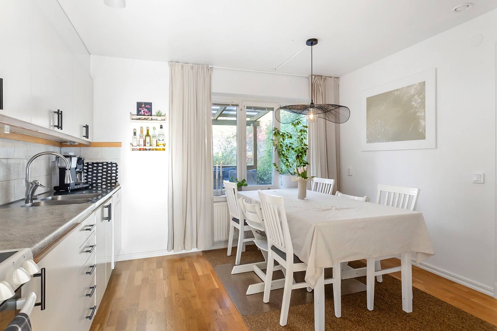 4 rum lägenhet på Oxhagsvägen 7E Tosterö, Strängnäs kommun - bild 2