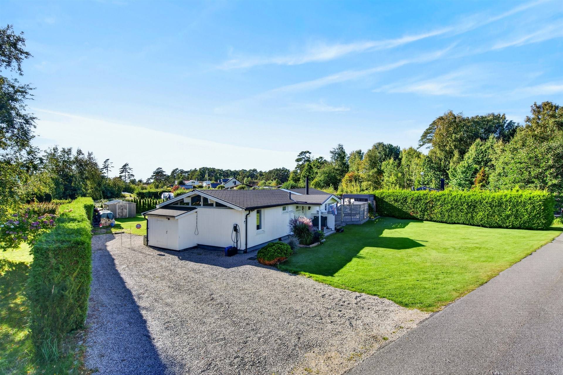vinterbonat fritidshus på Svingvägen 26 Kebal, Strömstads kommun - bild 3