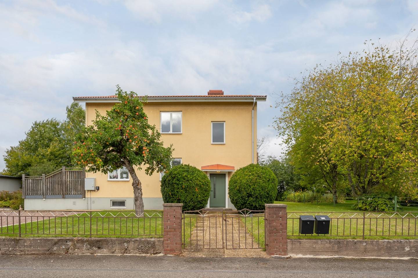 6 rum Villa på Nedergårdsvägen 14 Södermalm Skövde kommun - bild 1
