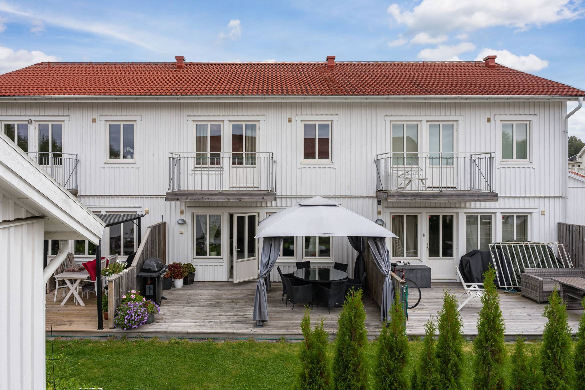 4 rum radhus på Persikogatan 7J Nyponlunden, Örebro kommun - bild 1
