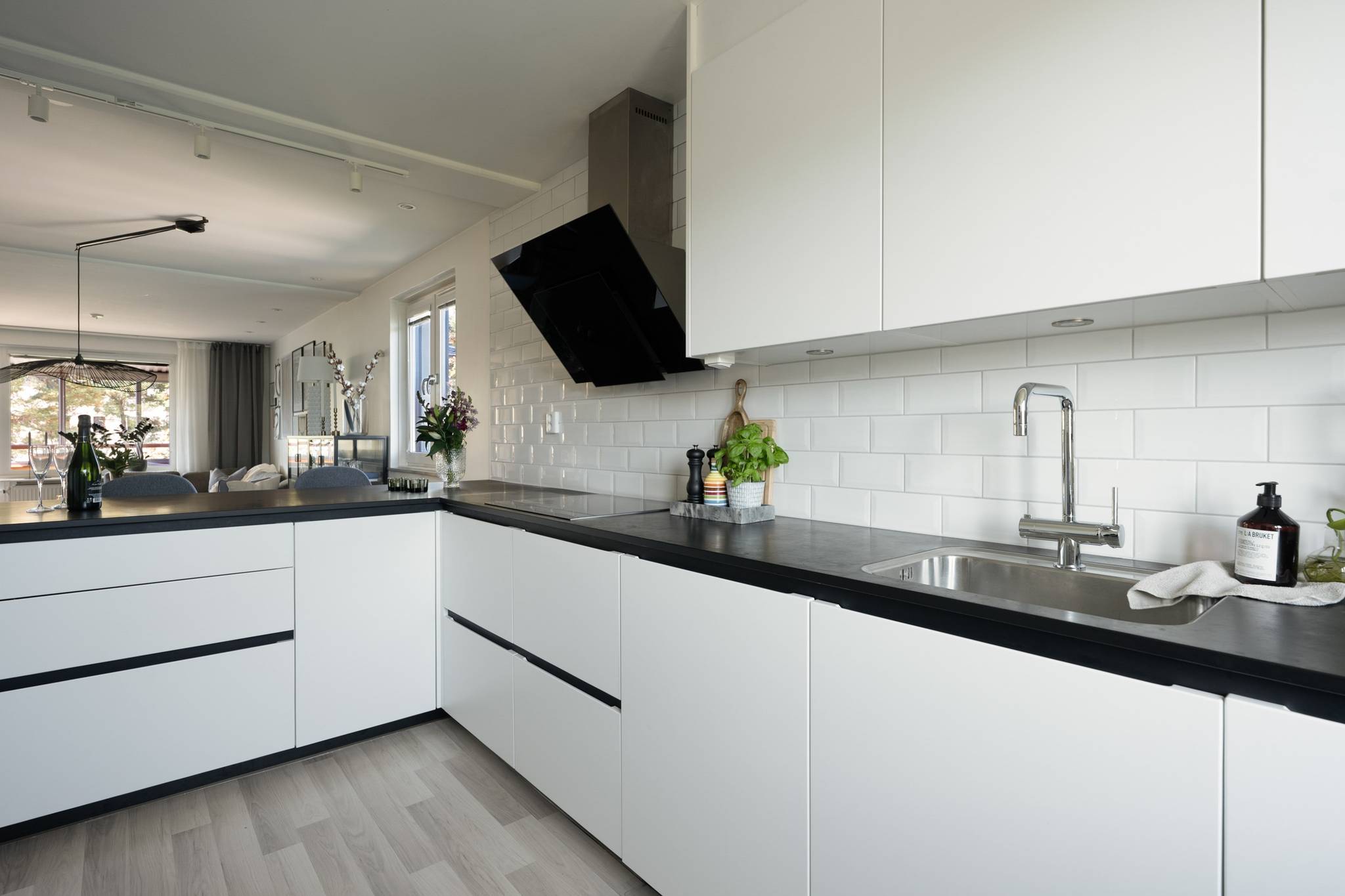 3 rum lägenhet på Midgårdsvägen 42 Handen, Haninge kommun - bild 3