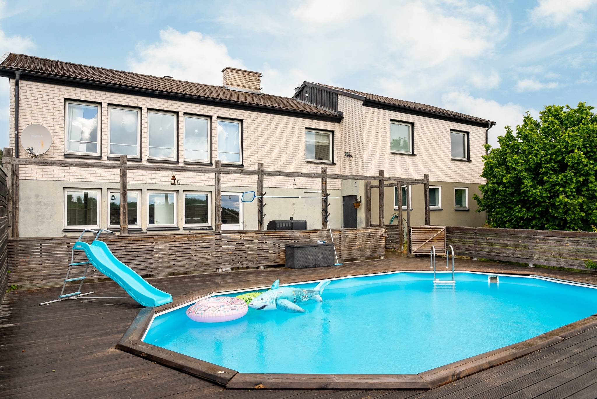 152 m² Villa på Parkgatan 17 Malmköping Flens kommun - bild 1